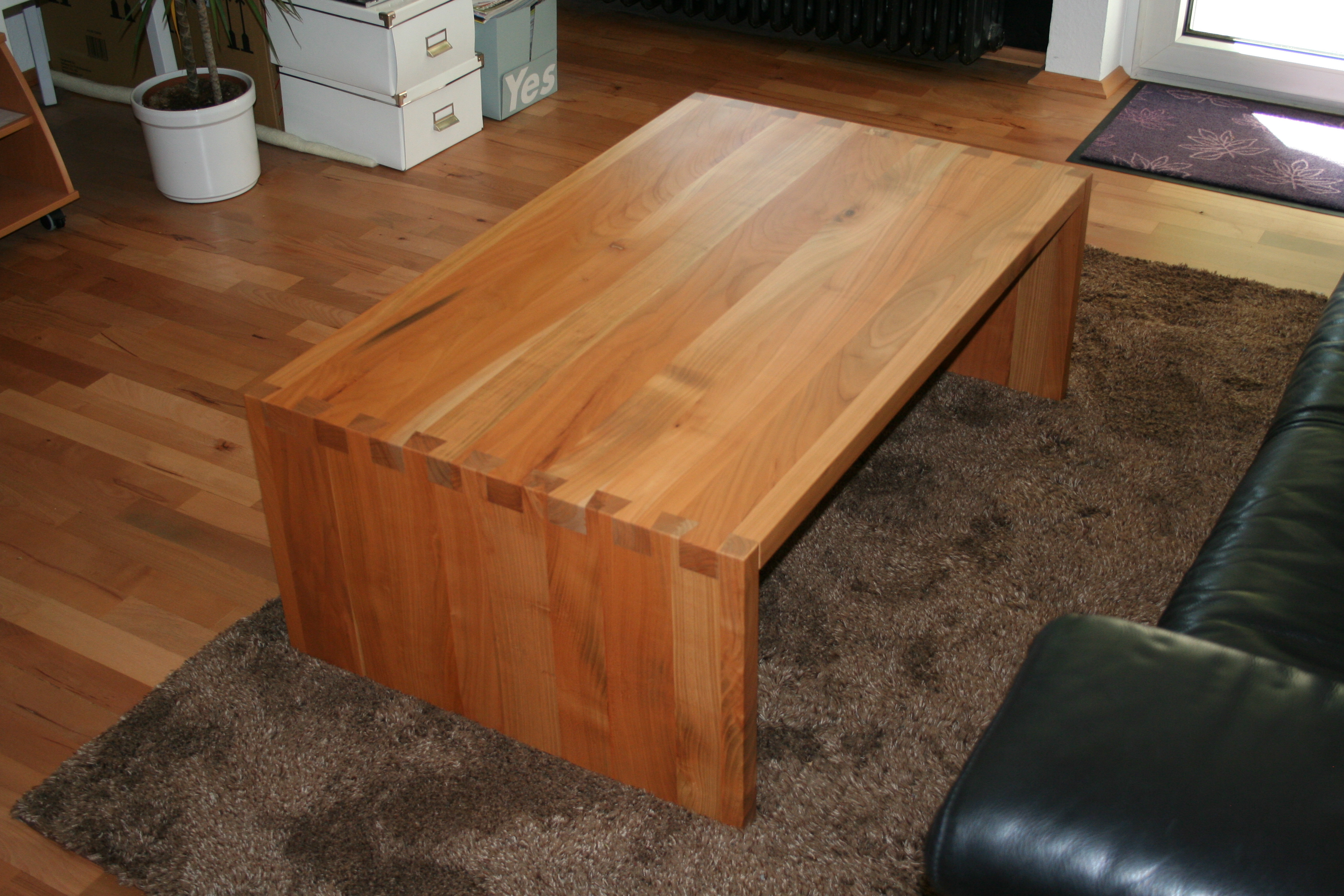 Tischlerei T&M-Möbeldesign Wohnzimmertisch.